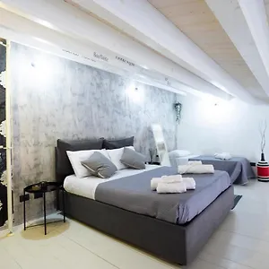  Casa vacanze Pozzillo Appartament -near The Cathedral Italia